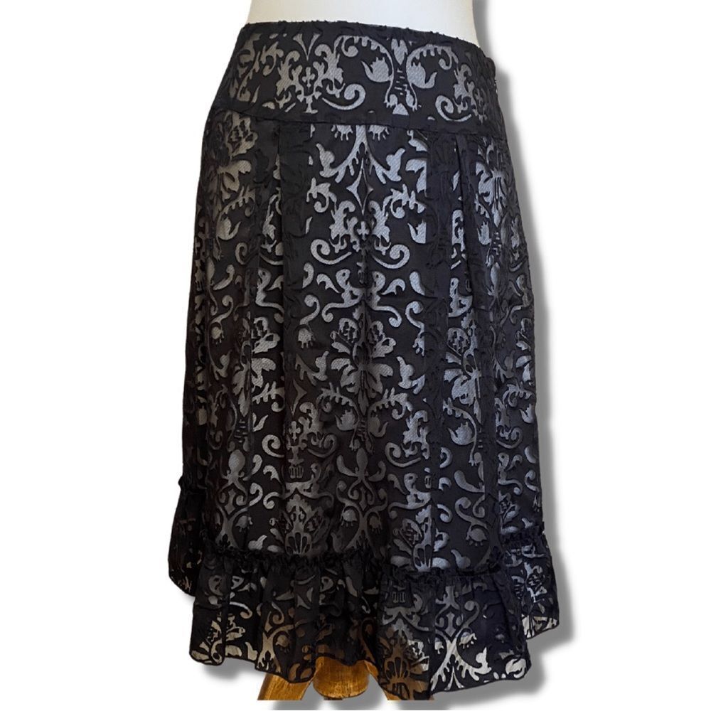Women's APOSTROPHE Black Silky Lined Filigree Skirt Size 2